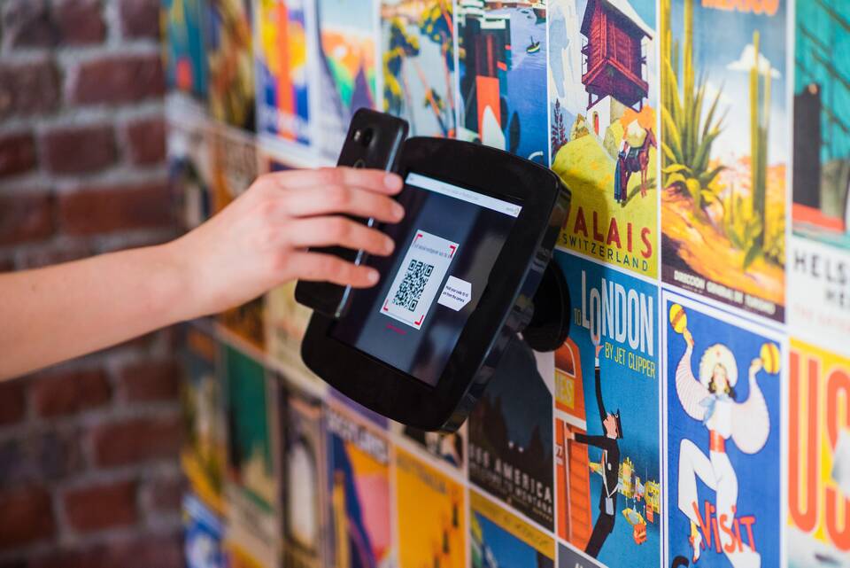 Как создать QR-код контакта